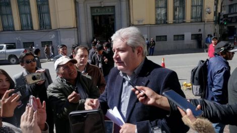 Irregularidades en convenio hospitalario denunciadas por Enrique Urquidi