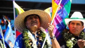 Evo Morales suspende movilizaciones tras retomarse la calma en Bolivia