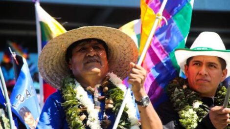 Evo Morales suspende movilizaciones tras retomarse la calma en Bolivia