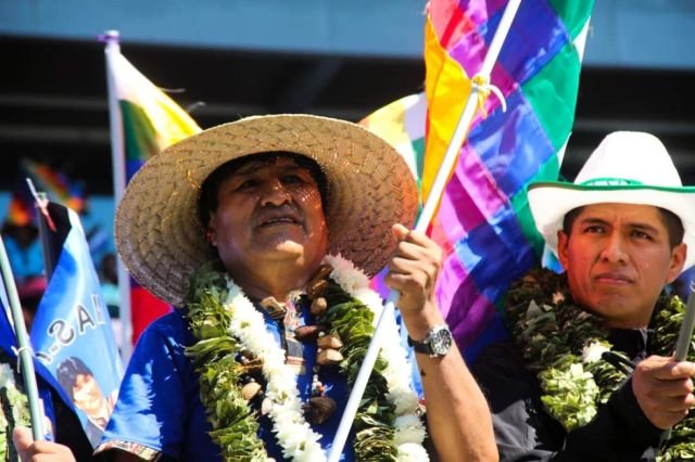 Evo Morales suspende movilizaciones tras retomarse la calma en Bolivia