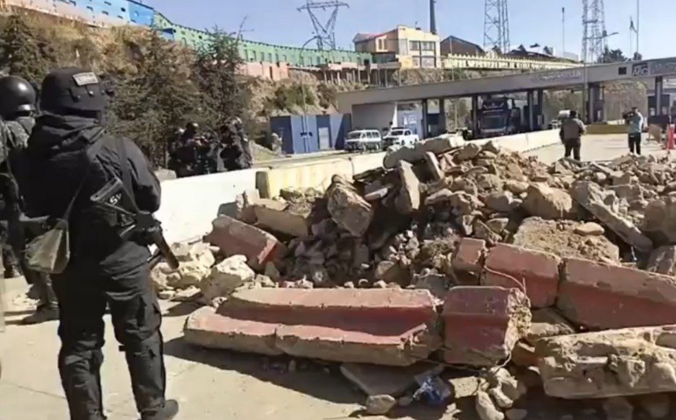 Bloqueo en El Alto en defensa de la democracia