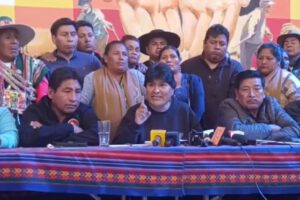 Evo Morales confirma llamada de Arce durante toma militar