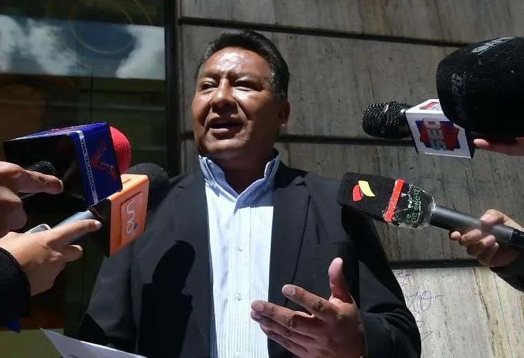 Luis Aruquipa pide respeto a los derechos de Aníbal Aguilar