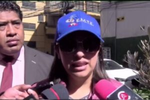 Esposa del general Zúñiga pide piedad frente al acoso y amenazas a su familia