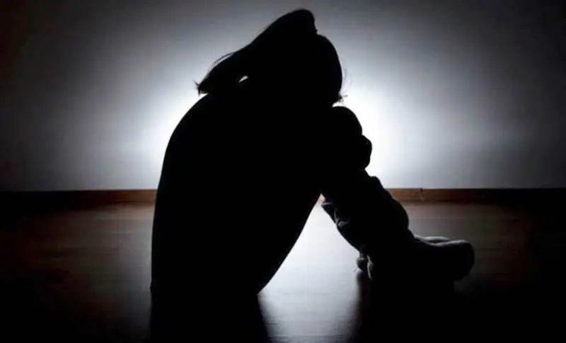 Niña de 12 años embarazada y desnutrida tras ser raptada