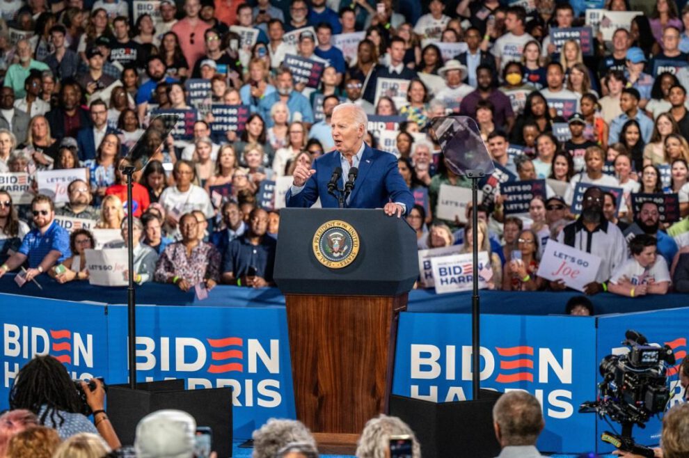 Biden defiende su fortaleza para seguir gobernando