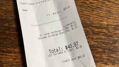 Recargos ocultos en restaurantes