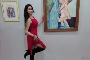 Zheyla Romero Chavarría en su primera exposición de arte