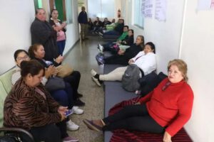 Huelga de hambre en maternidad Percy Boland por falta de recursos