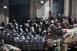 Bolivia burla internacional tras intento de golpe
