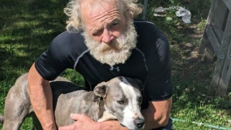 Brandon Garrett y su perro Blue, héroe del rescate