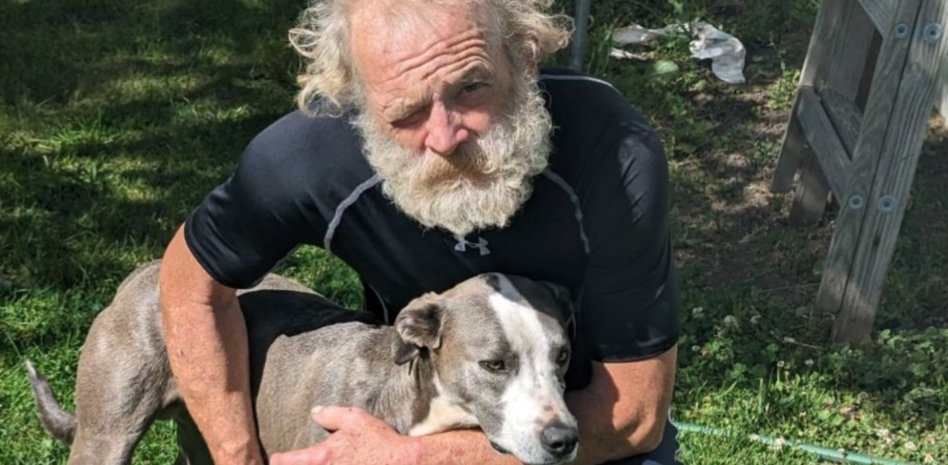 Brandon Garrett y su perro Blue, héroe del rescate