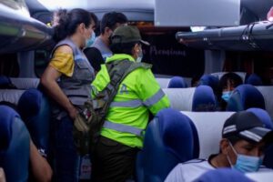 Menores viajando sin autorización en Cochabamba