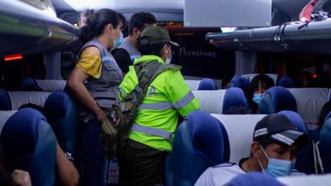 Menores viajando sin autorización en Cochabamba