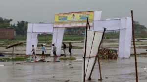 Bhole Baba en ceremonia religiosa en el norte de la India