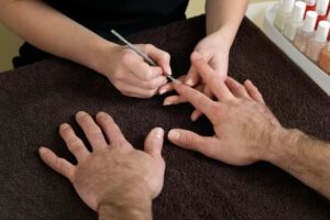 Uñas esculpidas en un desafío viral