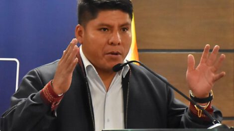 Rechazo a receso parlamentario por parte de legisladores del MAS