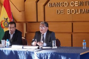 difusión de información financiera falsa en redes sociales