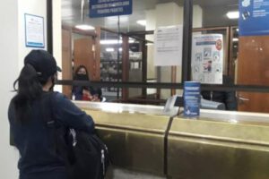 Droga camuflada en tarjetas románticas enviadas por correo en La Paz