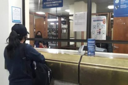 Droga camuflada en tarjetas románticas enviadas por correo en La Paz