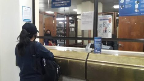 Droga camuflada en tarjetas románticas enviadas por correo en La Paz