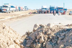 Bloqueo Caracollo en la doble vía Oruro - La Paz