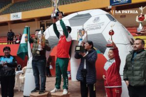La Paz Kung Fu Wushu lidera campeonato nacional en Oruro