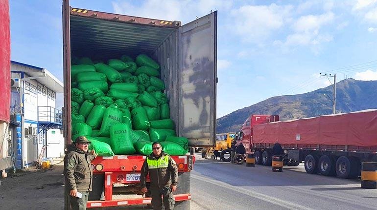 Interceptan camión con coca