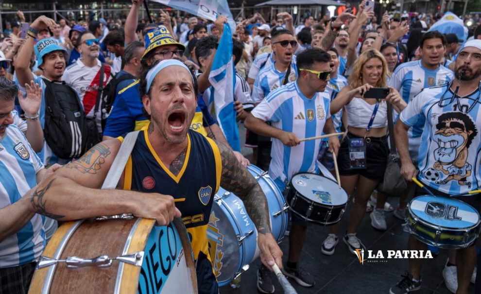 Barras argentinas en Nueva York apoyando a su selección