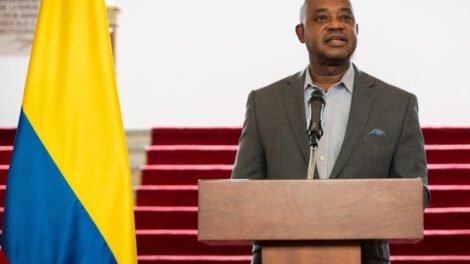 Acuerdo de paz con las FARC presentado por el canciller Luis Gilberto Murillo