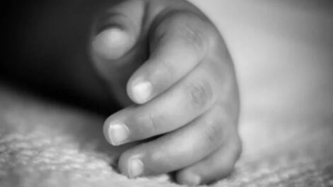 Bebé muere tras caer de su cama en El Alto