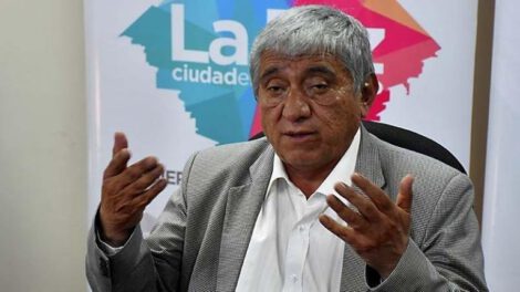 destrozos en plaza Abaroa