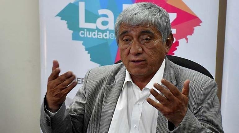 destrozos en plaza Abaroa