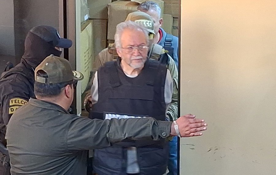 Aníbal Aguilar hospitalizado por problemas de salud