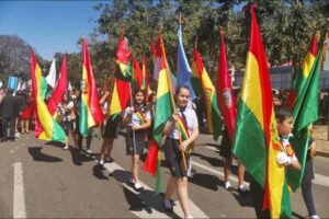 Cancelan desfile del 6 de agosto en Santa Cruz por crisis económica