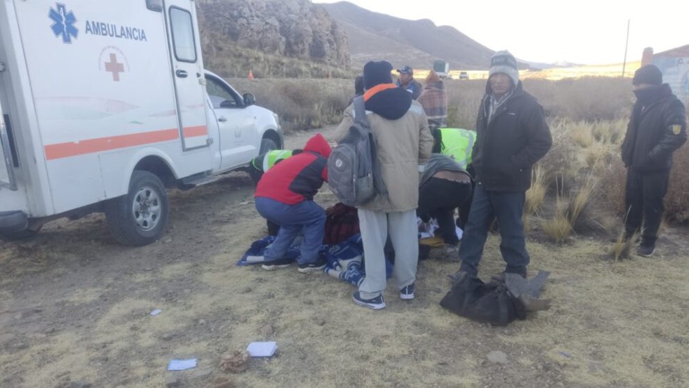 Vuelco de surubí en la ruta Oruro-Potosí