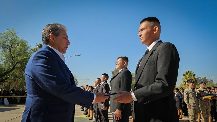 Servicio Militar Obligatorio en Bolivia con presencia femenina destacada