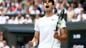 Carlos Alcaraz celebra su victoria en Wimbledon