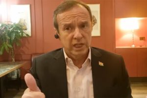 Tuto Quiroga critica a Evo Morales por su preocupación en la economía de Bolivia