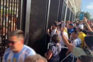 Avalancha de fanáticos en el Hard Rock