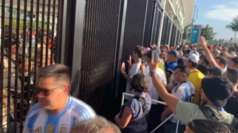 Avalancha de fanáticos en el Hard Rock