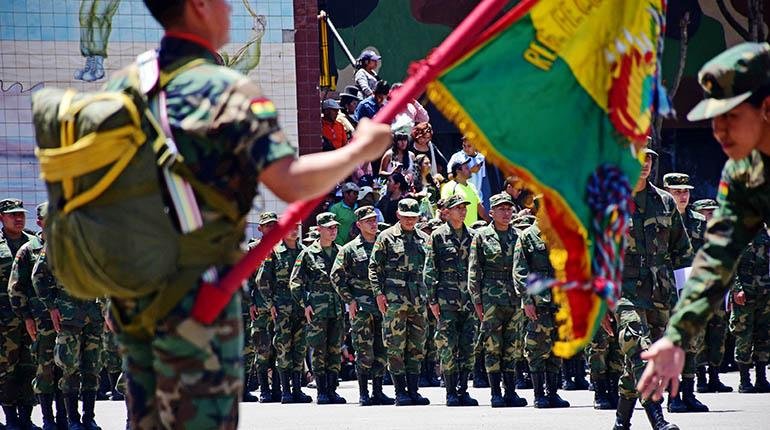 Joven premilitar fallece tras incidente durante revista militar en Sucre