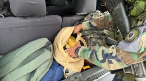 Aprehenden a traficante con cocaína en vehículo de transporte interdepartamental