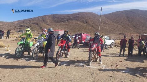 Prueba de motociclismo en Yuracari