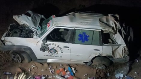 Fatal vuelco de ambulancia en Oruro