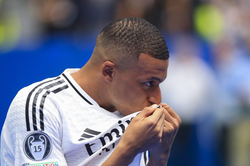 Mbappé presentación Real Madrid en el Santiago Bernabéu