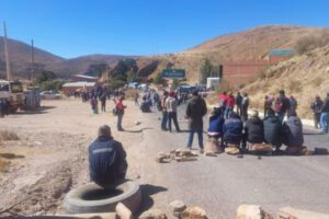 Acuerdo entre comunarios de Colavi y autoridades pone fin a bloqueo en carretera Potosí-Chuquisaca