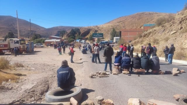 Acuerdo entre comunarios de Colavi y autoridades pone fin a bloqueo en carretera Potosí-Chuquisaca