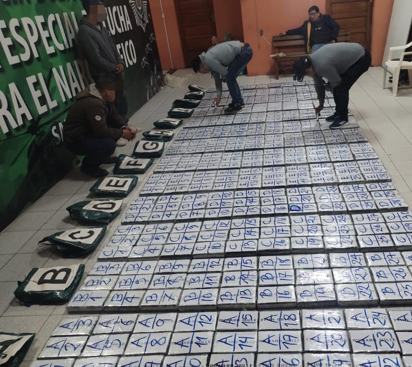 Cae red narco en Puerto Suárez con decomiso de 409 kilos de cocaína