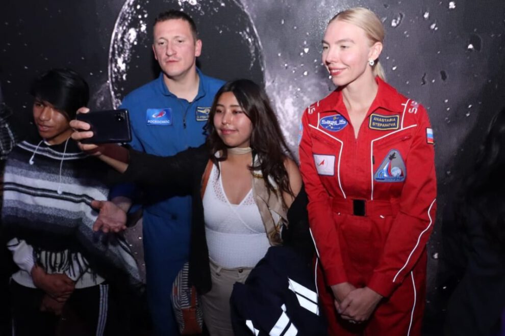 Encuentro con cosmonautas rusos en La Paz